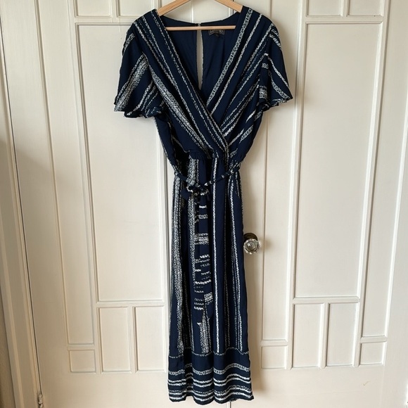 Luxology Short Sleeve lined Dressy romper/jumpsuit size Lrg Blue/White flowy - Picture 7 of 16